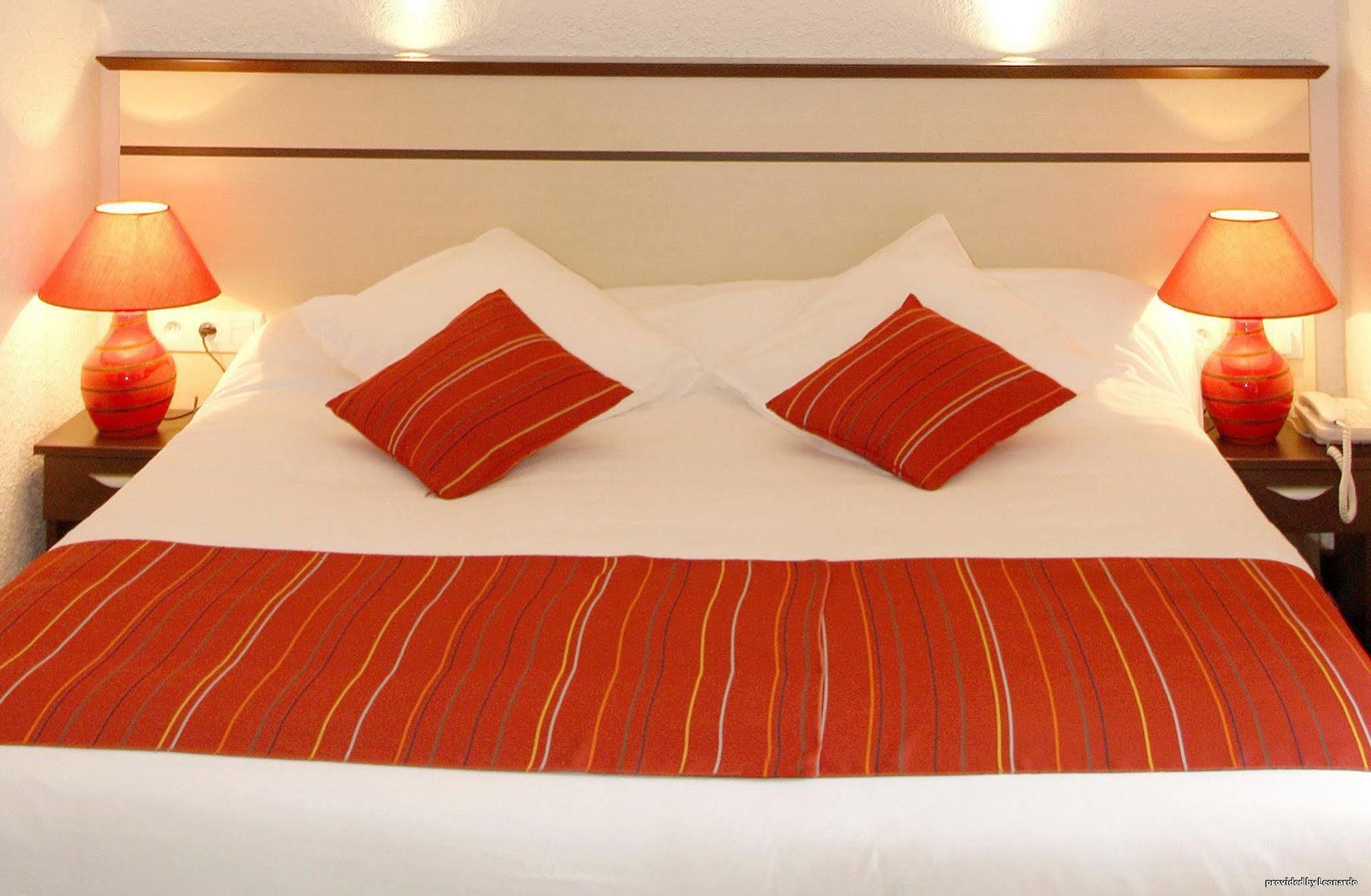 Hotel Western Le Bois De La Marche